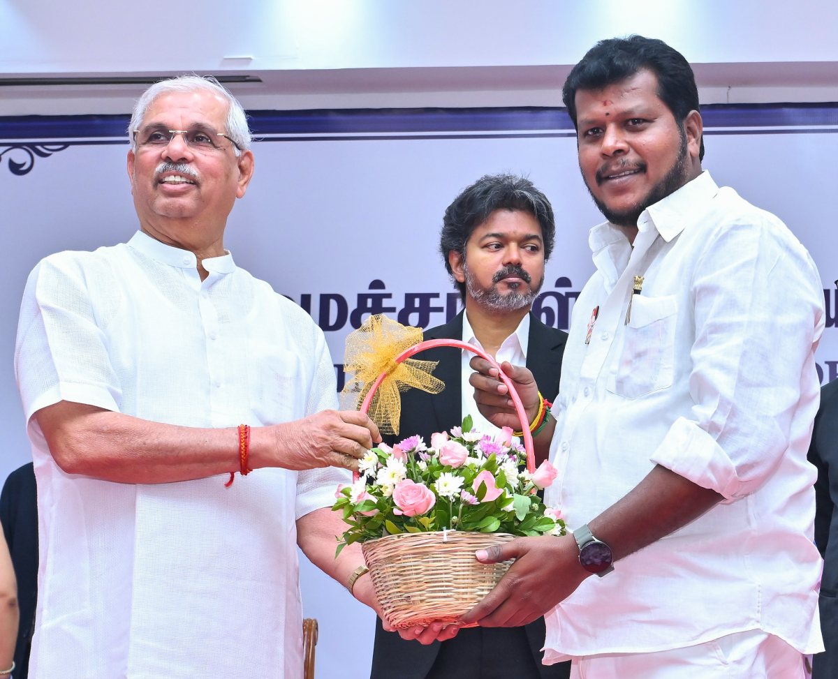 Tamil Nadu governor administers oath to minister Vijay Balaji