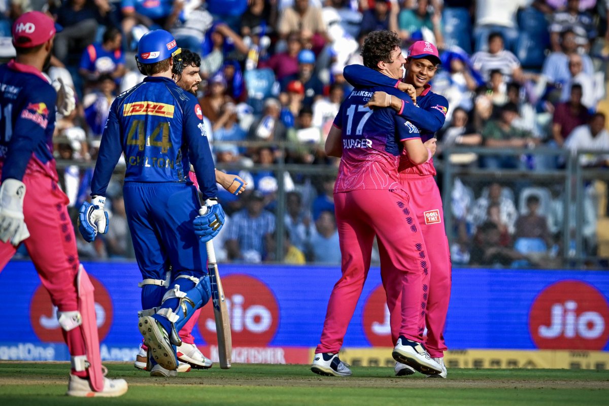 Rajasthan Royals duo celebrates wicket of Mumbai's Rickelton