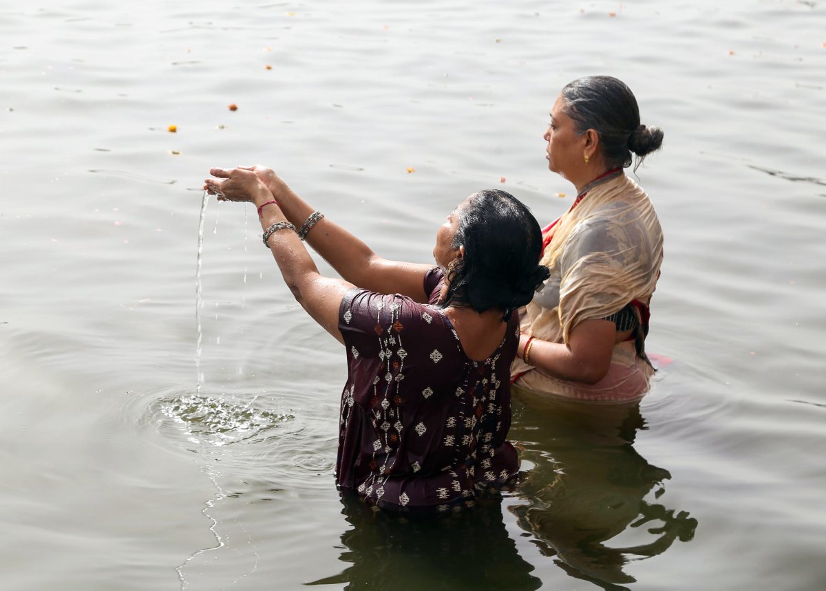 Devotees take holy dip in Yamuna on Ganga Dussehra in Mathura
