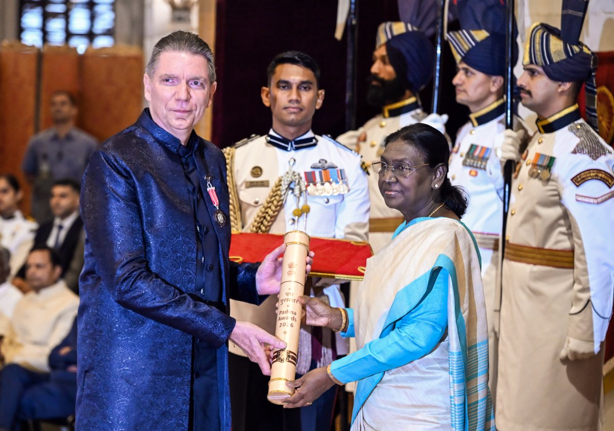President Murmu presents Padma Shri to ethnomusicologist Dr Lars-Christian Koch