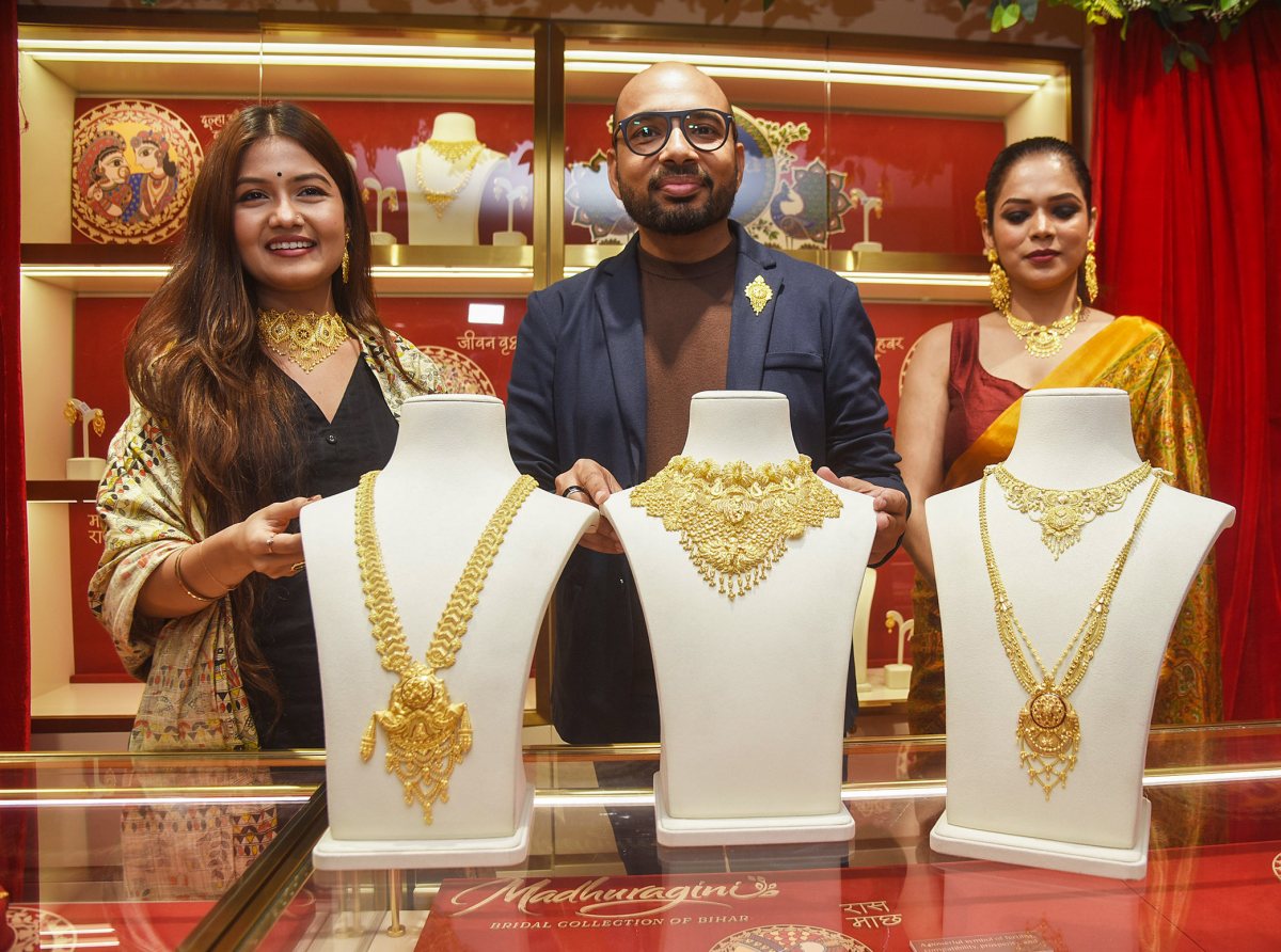 Indriya unveils Madhuragini wedding jewellery in Patna