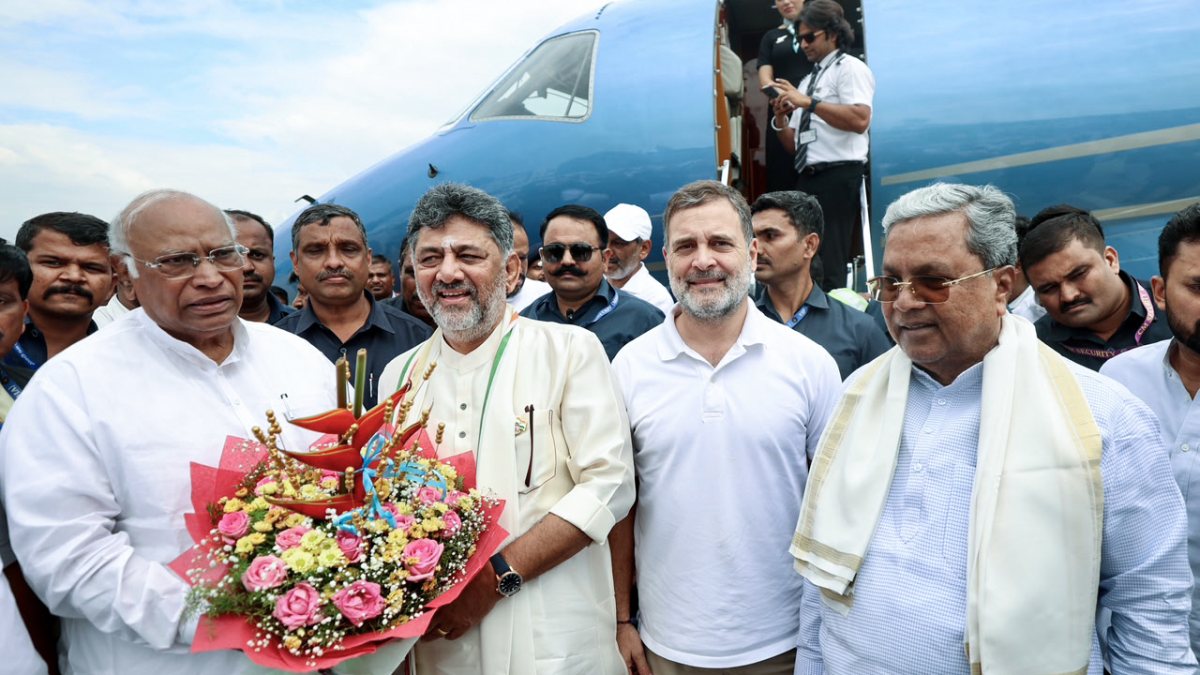 Congress President Mallikarjun Kharge and Lok Sabha LoP Rahul Gandhi receive a…