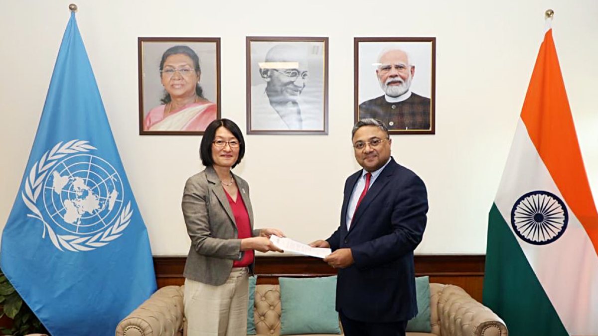Shoko Ishikawa presents credentials as UN Women country representative