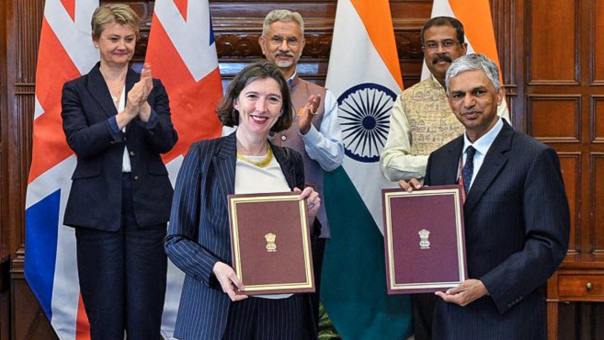 Jaishankar, Pradhan, UK foreign secretary witness MoU exchange
