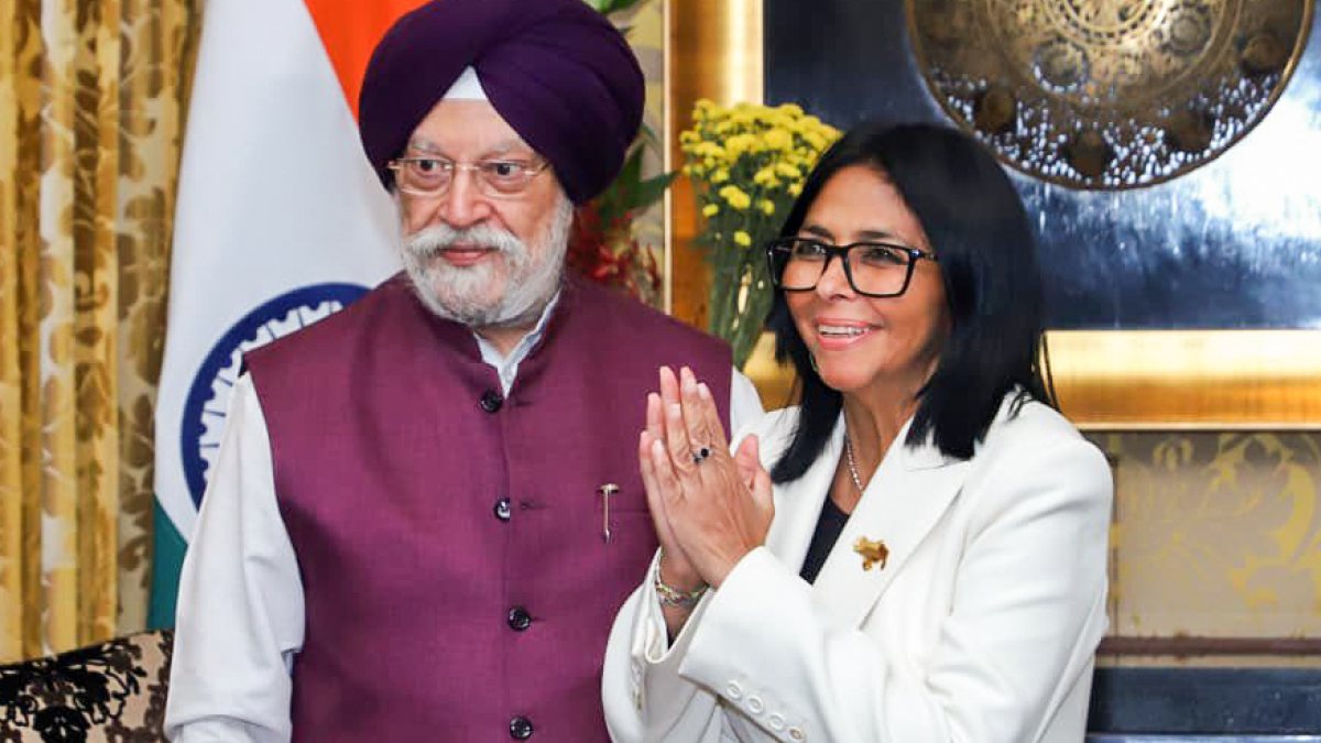 Union minister Puri meets Venezuela's acting president in Delhi