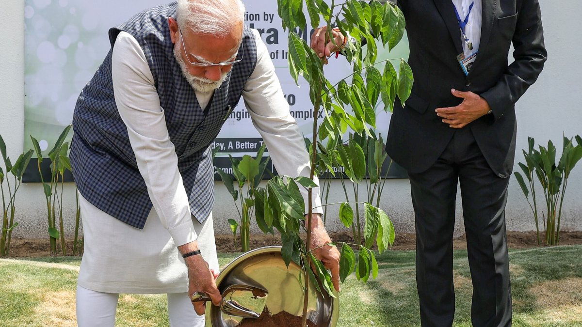PM Modi plants sapling at L&T Hazira plant on World Environment Day