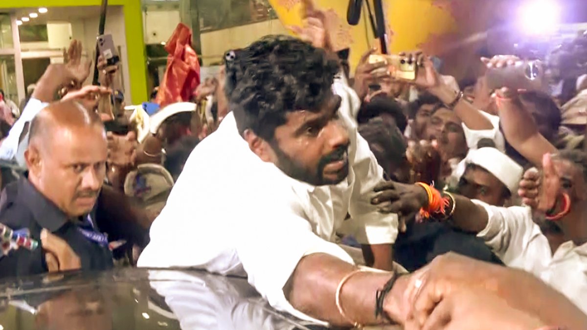 Annamalai supporters welcome him at Chennai airport after BJP exit