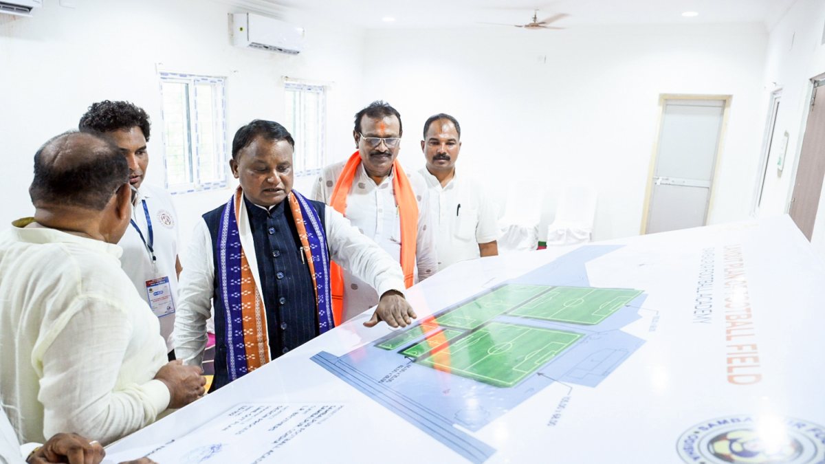 Odisha CM Majhi visits Sambalpur Football Academy