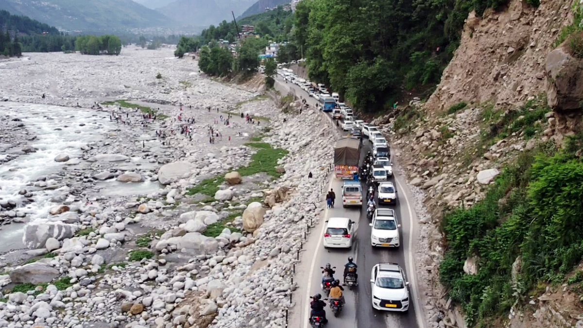 Traffic congestion and slow vehicular movement as people throng hilly areas to…