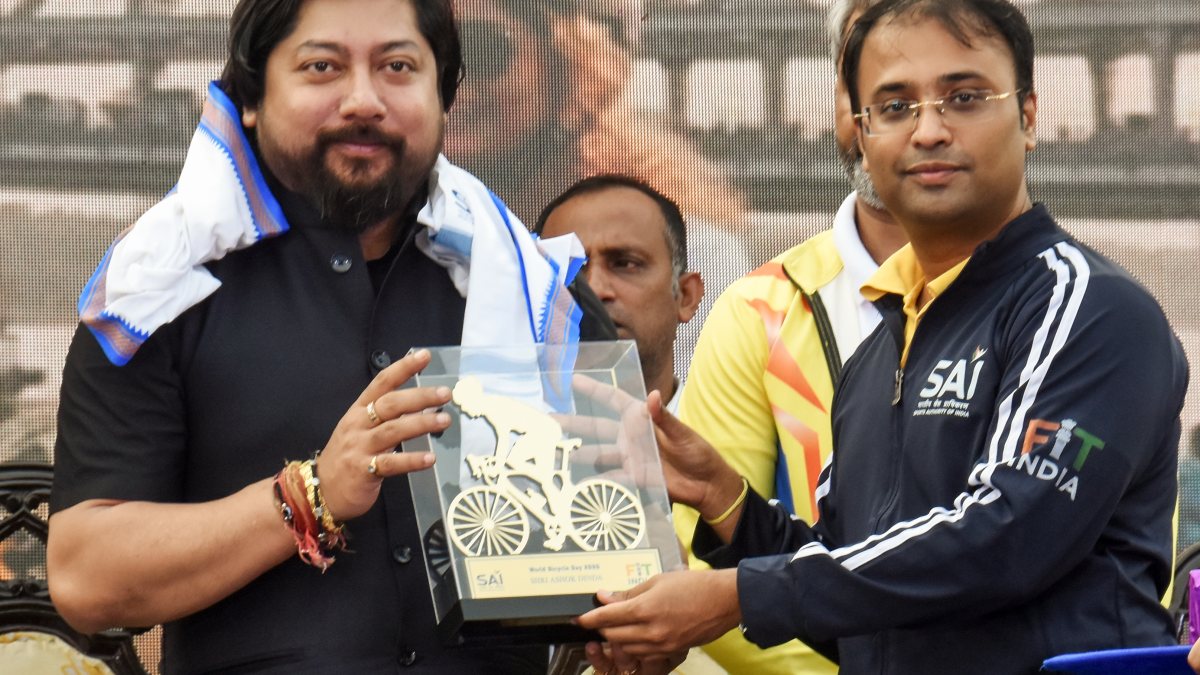 West Bengal sports minister joins bicycle rally for World Cycle Day