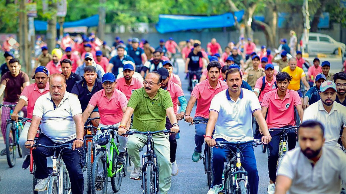 Delhi minister Ashish Sood cycles for World Bicycle Day