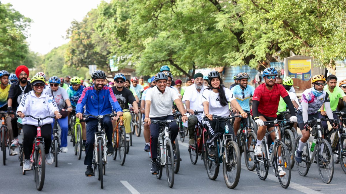 Mansukh Mandaviya and Vikrant Massey cycle for Fit India on World Bicycle Day