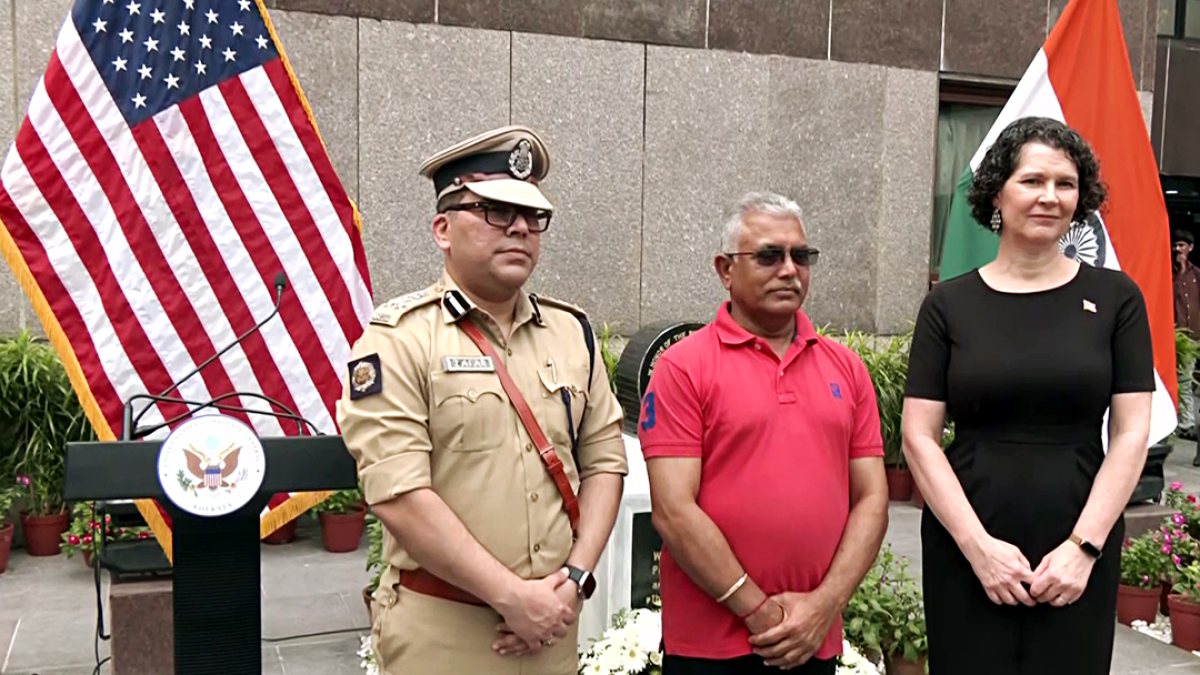 US consul general, Bengal minister pay tribute to 2002 American Centre attack victims