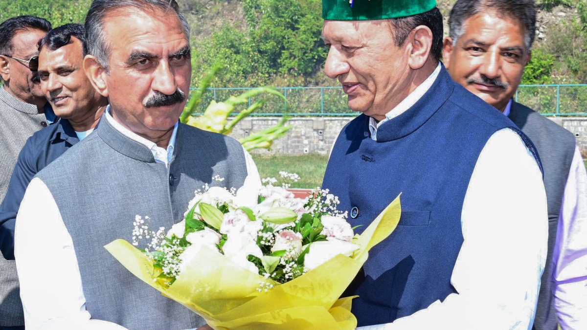 Himachal CM Sukhu receives warm welcome at Shilaru helipad