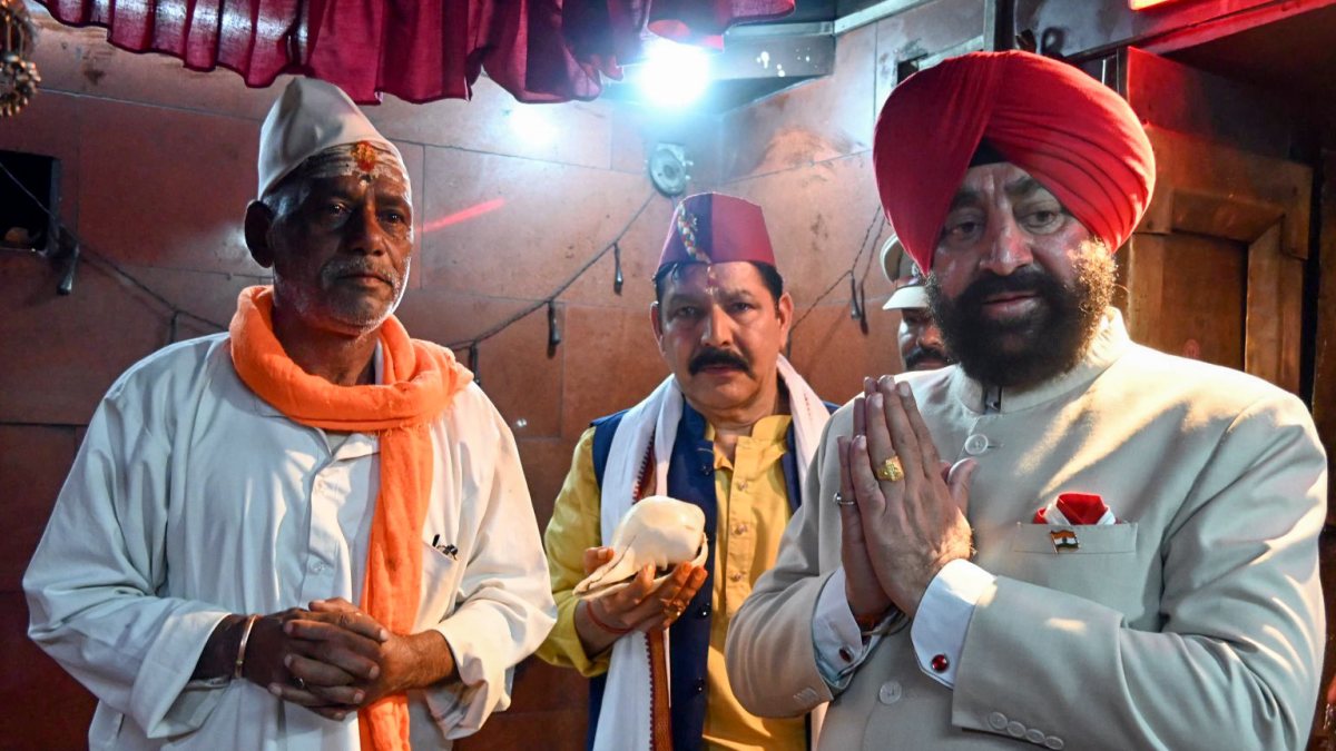 Uttarakhand governor offers prayers at Haat Kalika Temple in Pithoragarh