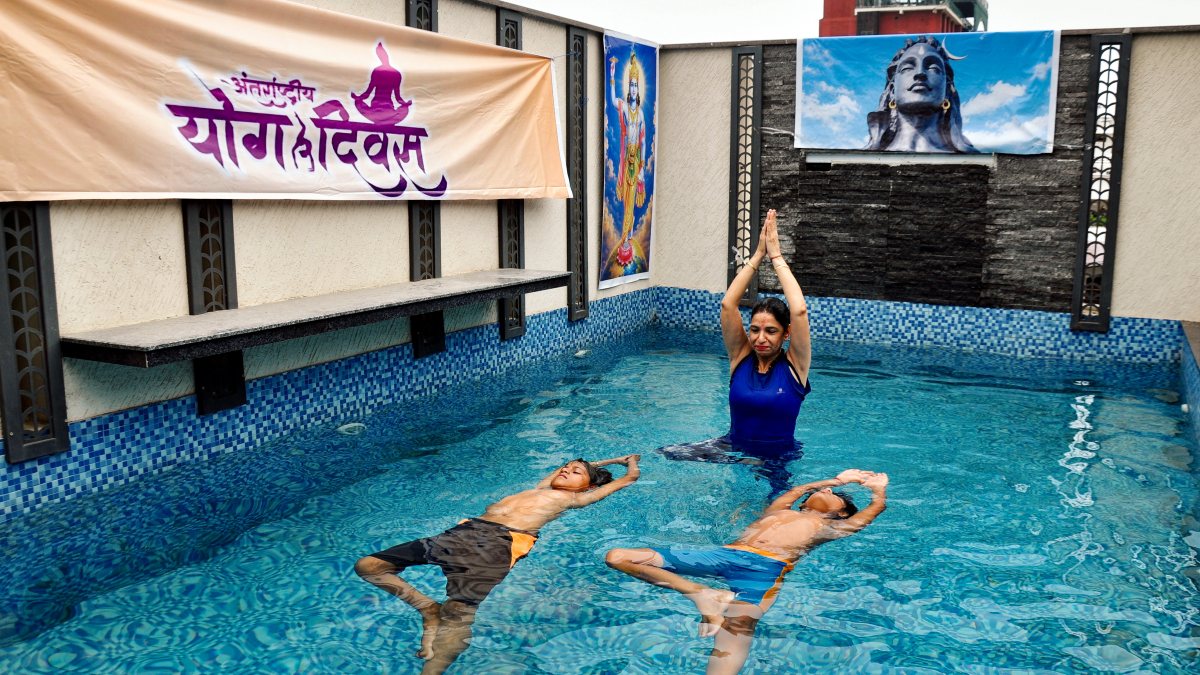 The Jagdamba Yoga Welfare Society hosts a water yoga demonstration in view of…