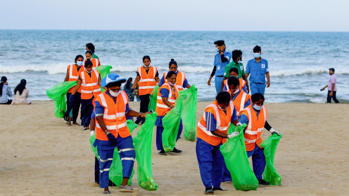 Volunteers clean Marina beach for World Environment Day