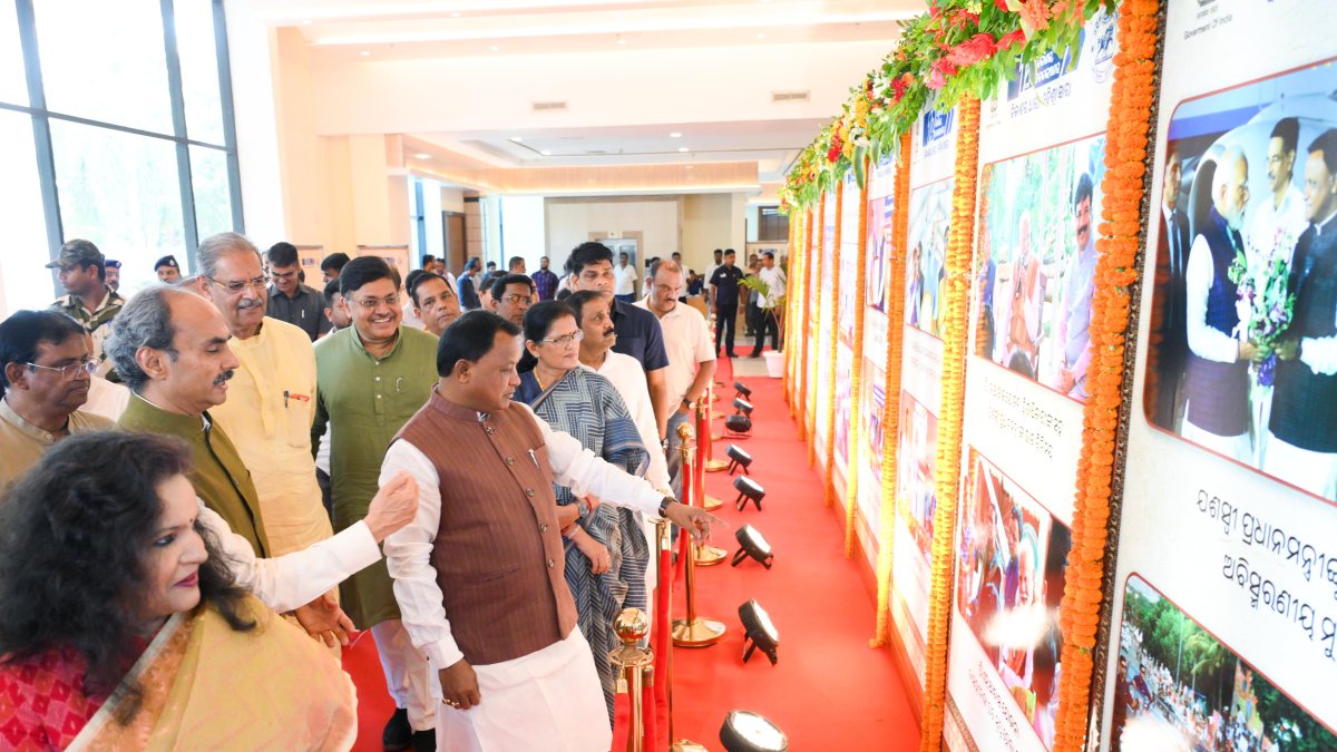 Odisha CM Majhi welcomed at press conference on 12 years of governance