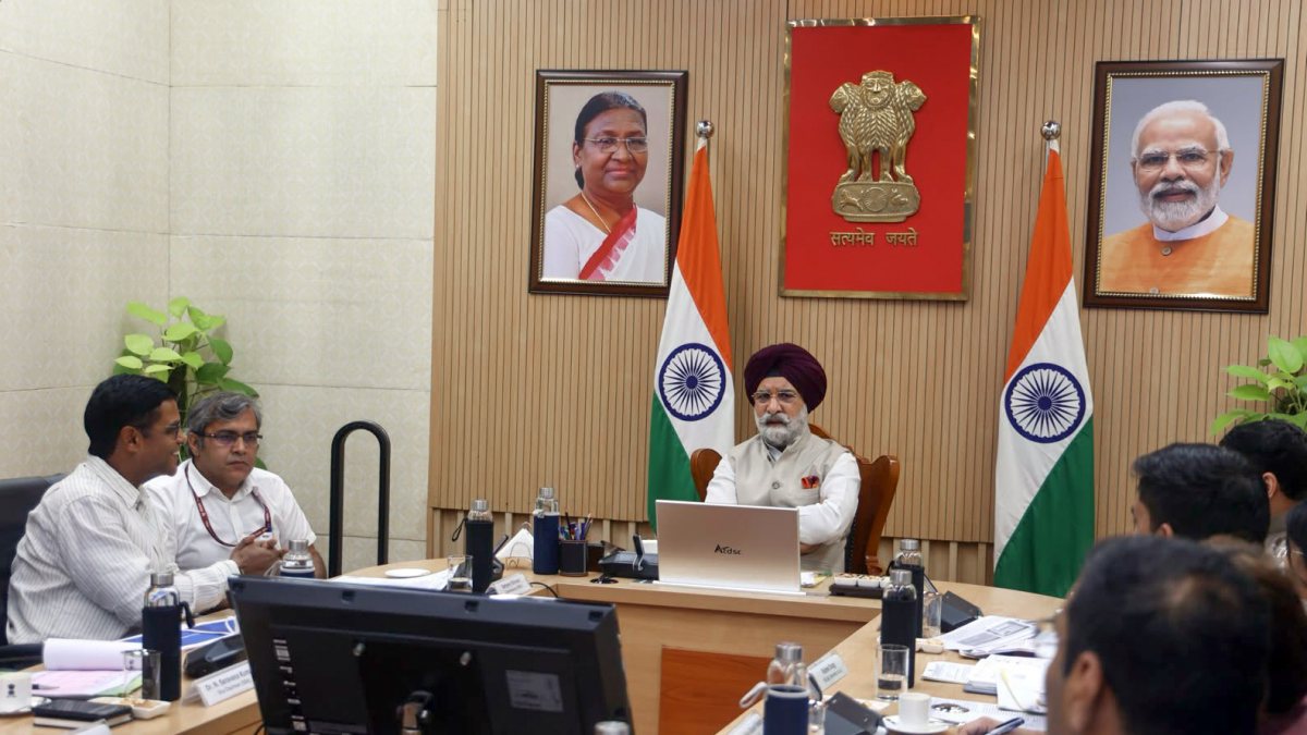 Delhi LG chairs meeting on rainwater harvesting preparedness