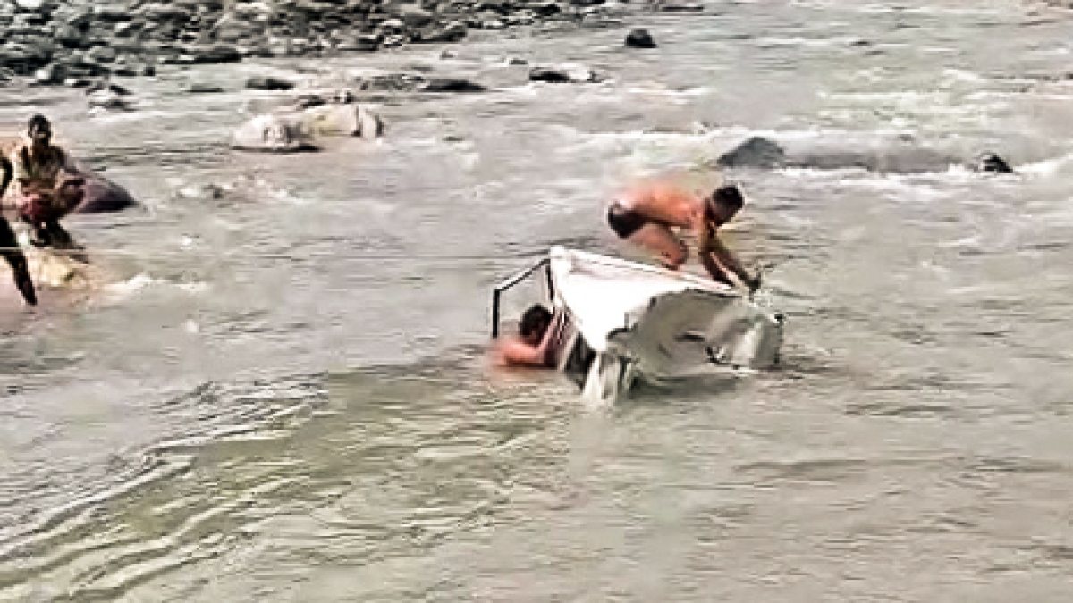 Four dead, four injured as vehicle plunges into Chamoli gorge