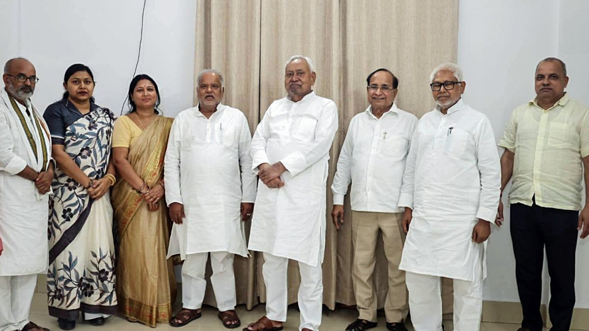 Newly elected Bihar MLCs meet JD(U) chief Nitish Kumar