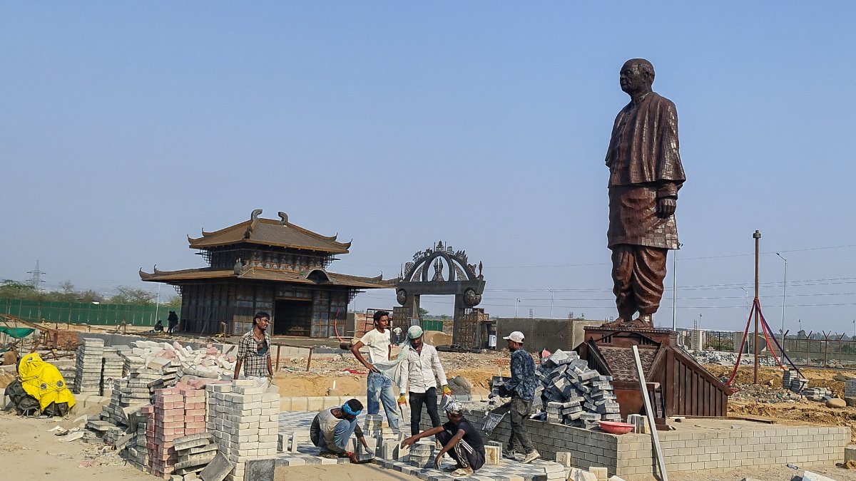 40-foot Statue of Unity replica unveiled at Jammu's Waste to Wonder Park