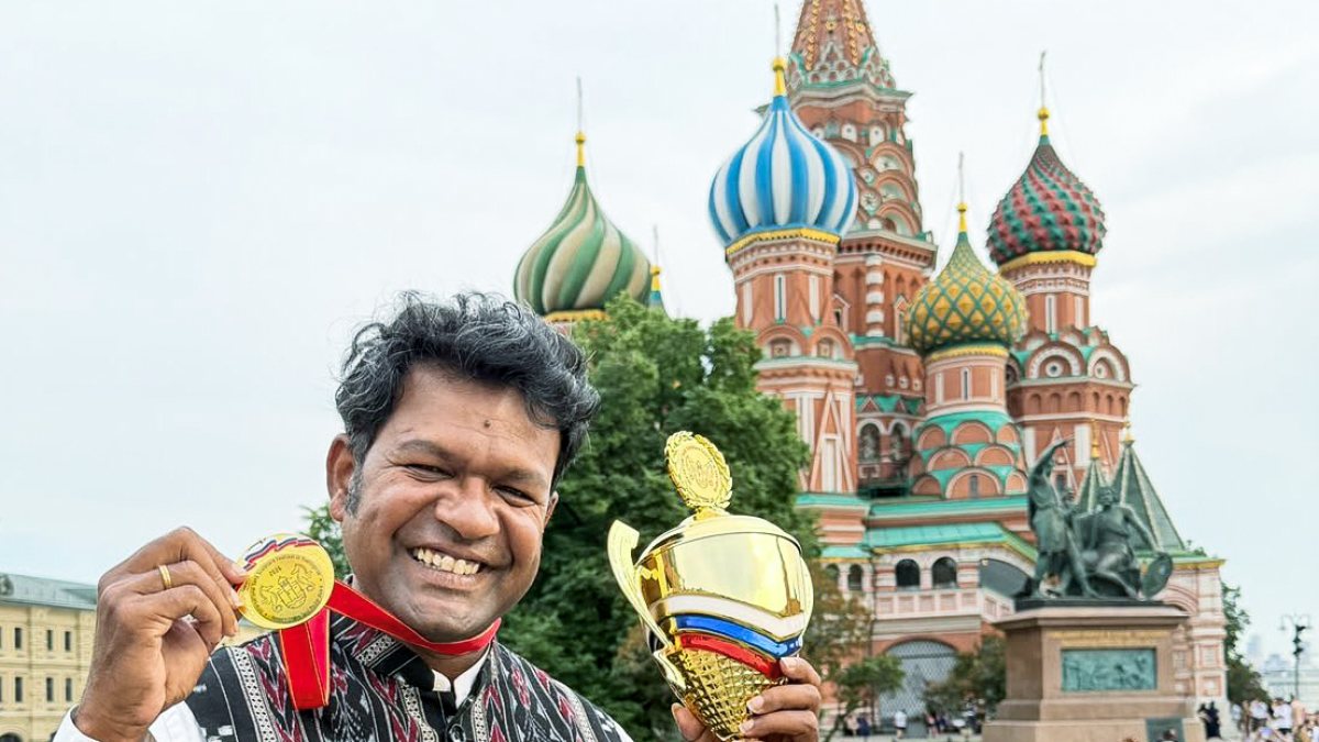 Sand Artist Sudarsan Pattnaik poses with "Russian Grand Sand Master Cup 2026"…
