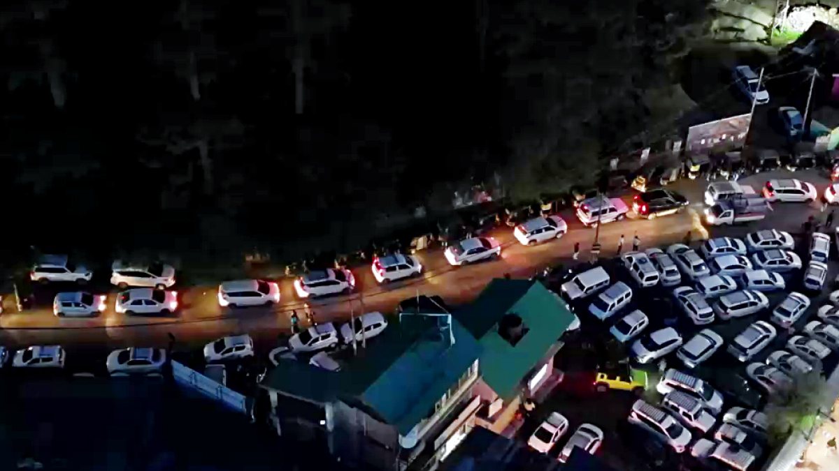Manali's Mall Road sees peak summer traffic congestion