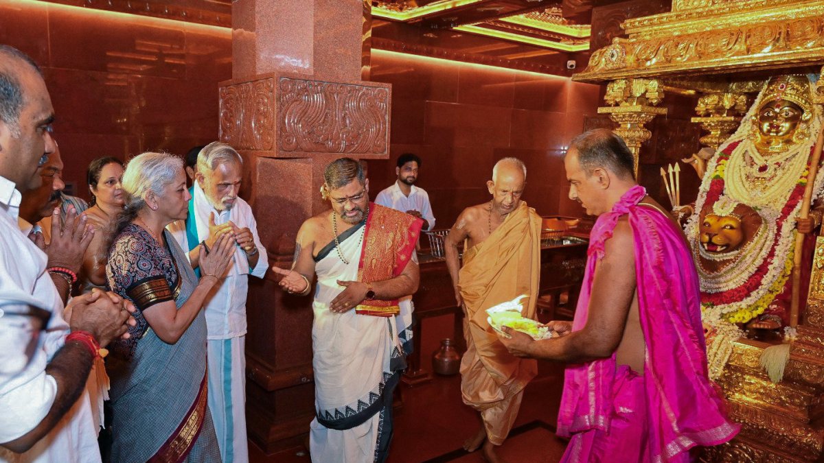 Nirmala Sitharaman offers prayers at Sri Hosa Marigudi Temple in Udupi