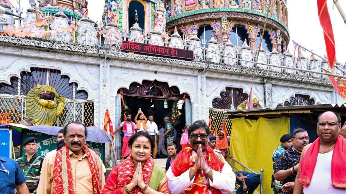 Jharkhand CM Hemant Soren visits Maa Dewri Temple with wife