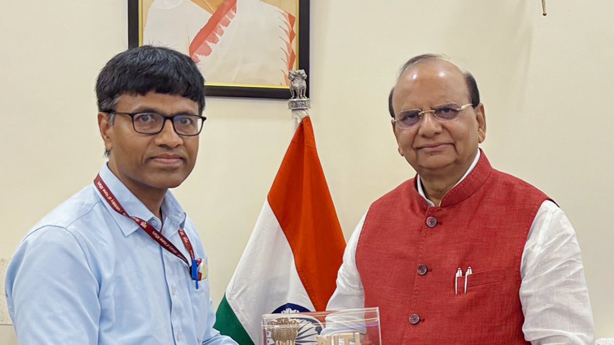 Ladakh Lt. Governor Vinay Kumar Saxena meets NITI Aayog Member, M Srinivas, in…