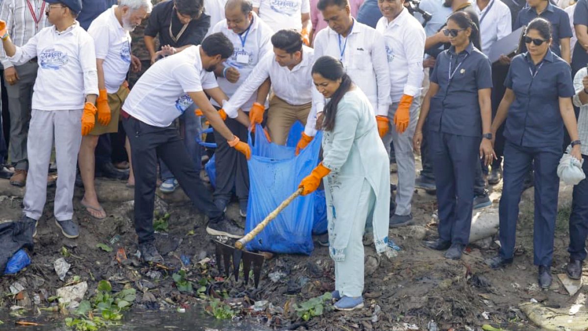 Delhi CM Rekha Gupta joins mega cleanliness drive at Geeta Colony Ghat