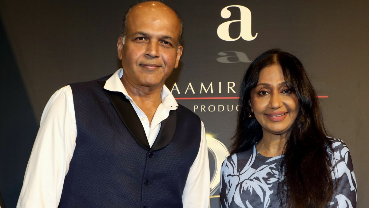 Ashutosh Gowariker and wife Sunita at Aamir Khan's production house 25th anniversary