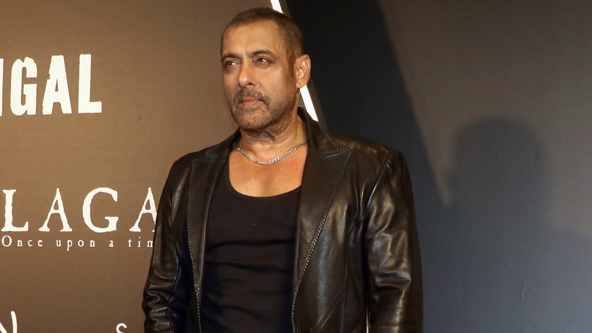 Salman Khan poses at Aamir Khan's production house 25th anniversary