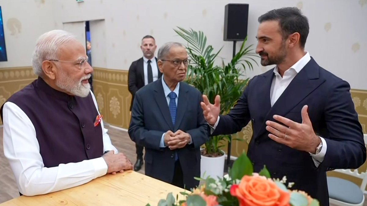 Modi meets investors and venture capitalists in Nice
