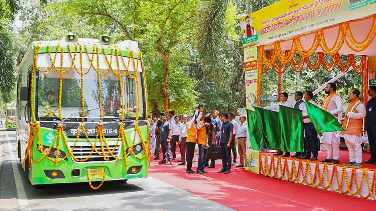 Bihar Chief Minister Samrat Choudhary flags off two farmer awareness vehicles…