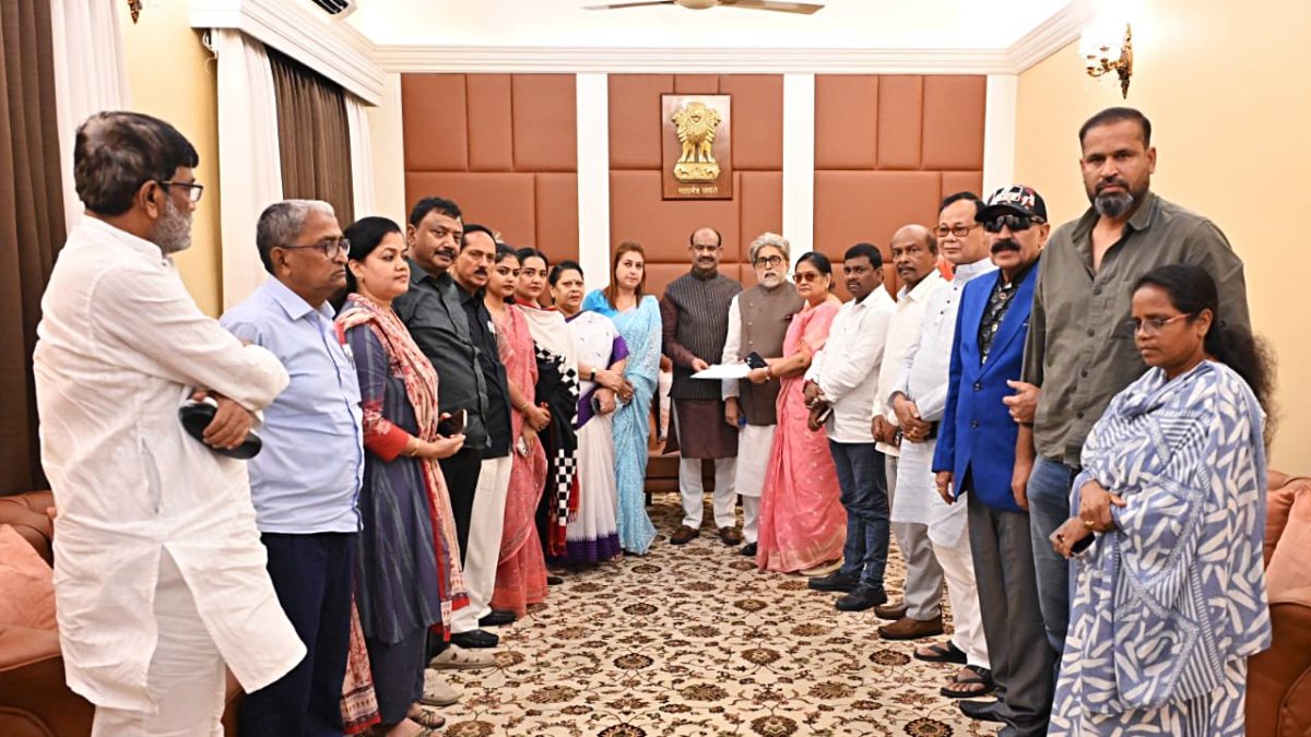 Rebel TMC MPs meet Lok Sabha Speaker Om Birla at his residence