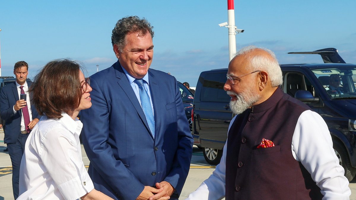 Modi departs Nice for official visit to Slovakia