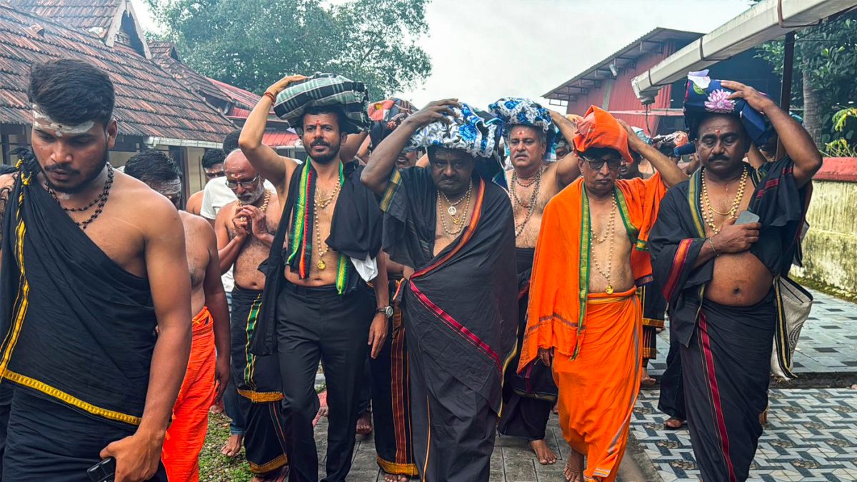 Union Minister Kumaraswamy sets out for Sabarimala after donning mala