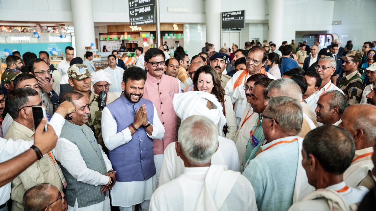 Civil aviation minister meets farmers who gave land for Noida airport