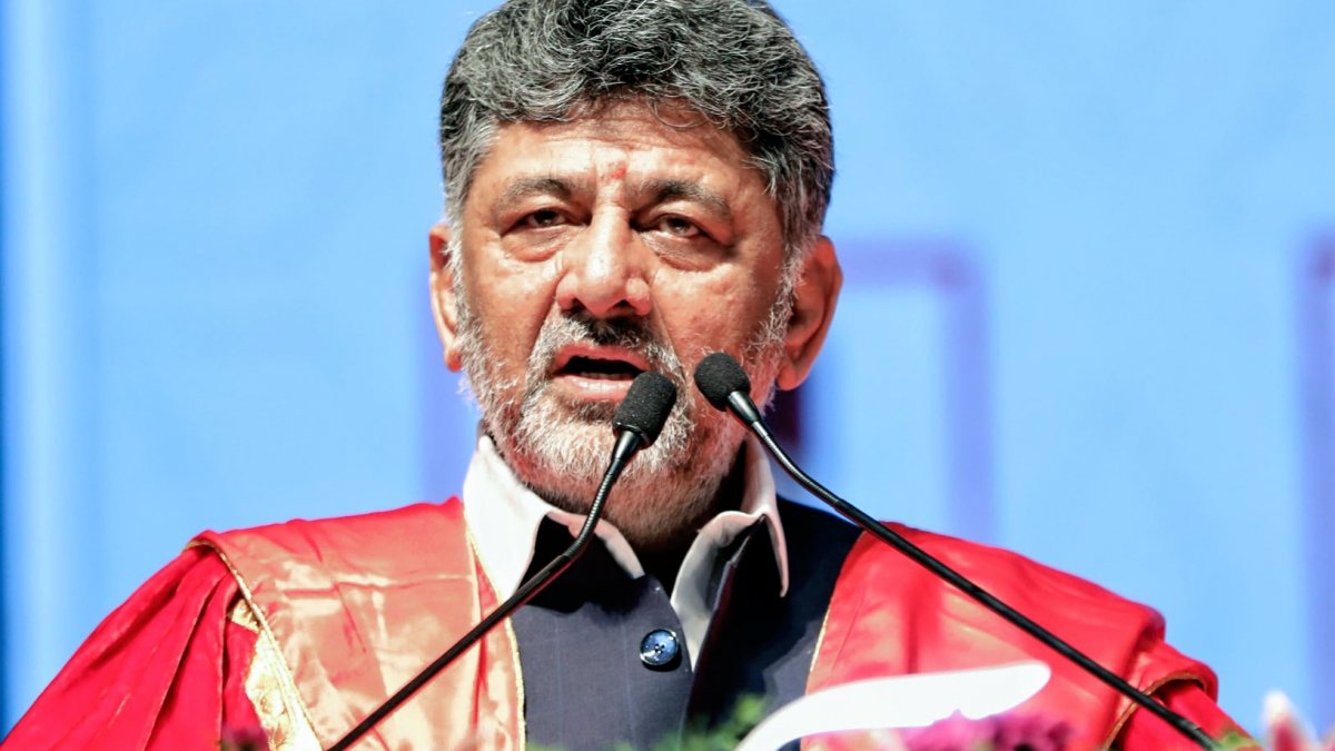 Karnataka CM Shivakumar addresses RGUHS convocation in Bengaluru