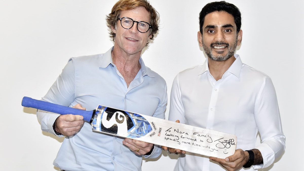 Andhra minister Nara Lokesh meets cricketer Jonty Rhodes in Hyderabad