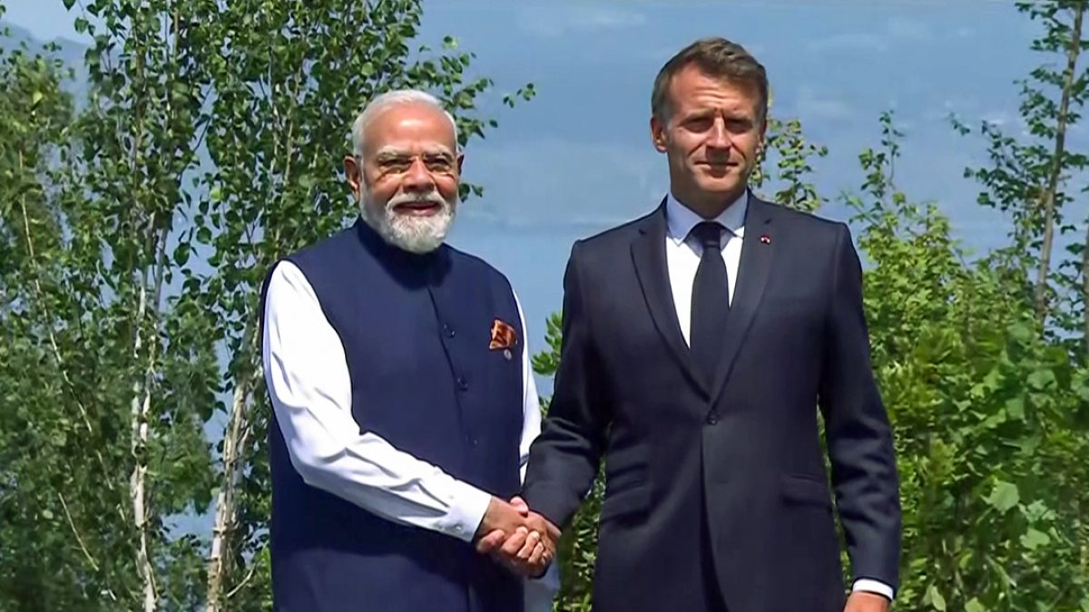 Macron welcomes PM Modi at G7 Summit in Evian
