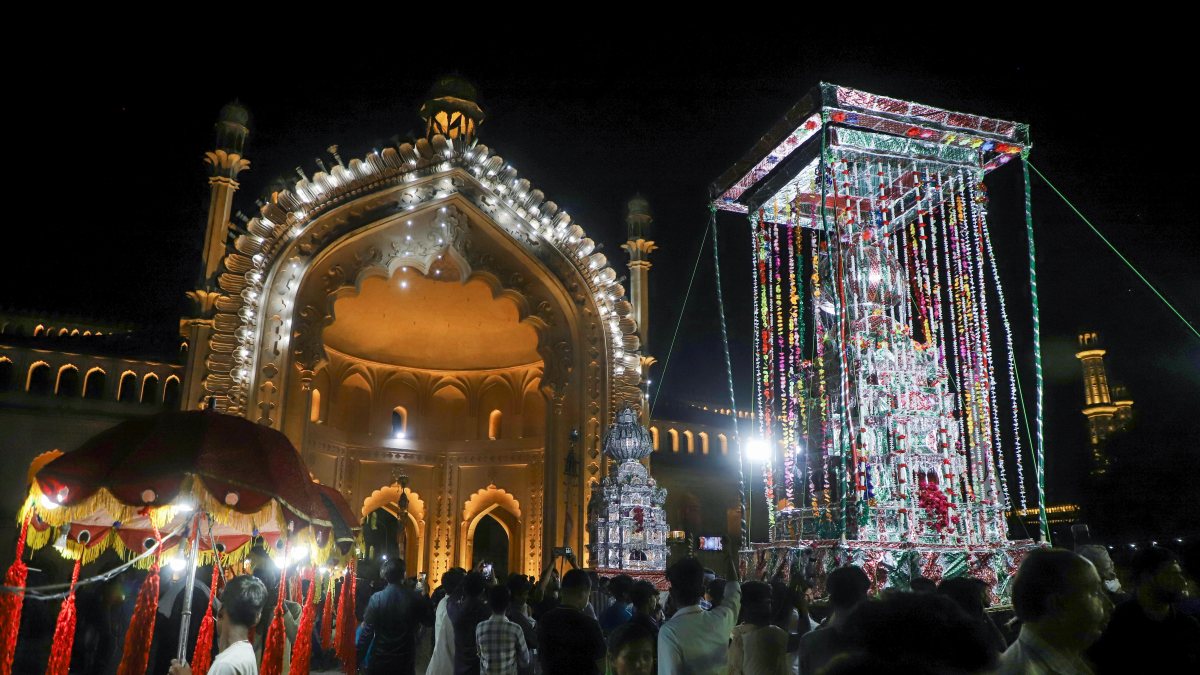 Shia devotees join Shahi Mom ki Zarih procession in Lucknow