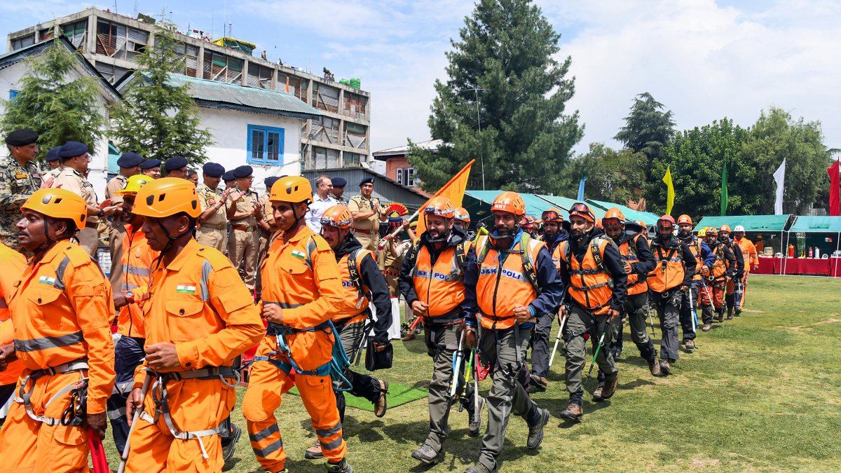 Jammu and Kashmir police review rescue readiness for Amarnath Yatra