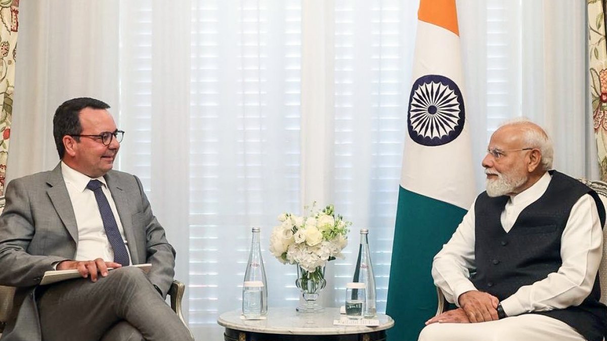 Modi meets Alstom CEO Martin Sion in Paris
