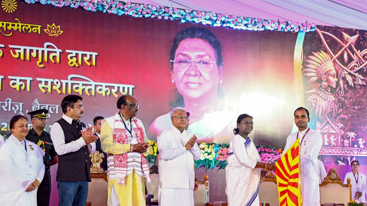 President Murmu flags off tribal empowerment event in Betul