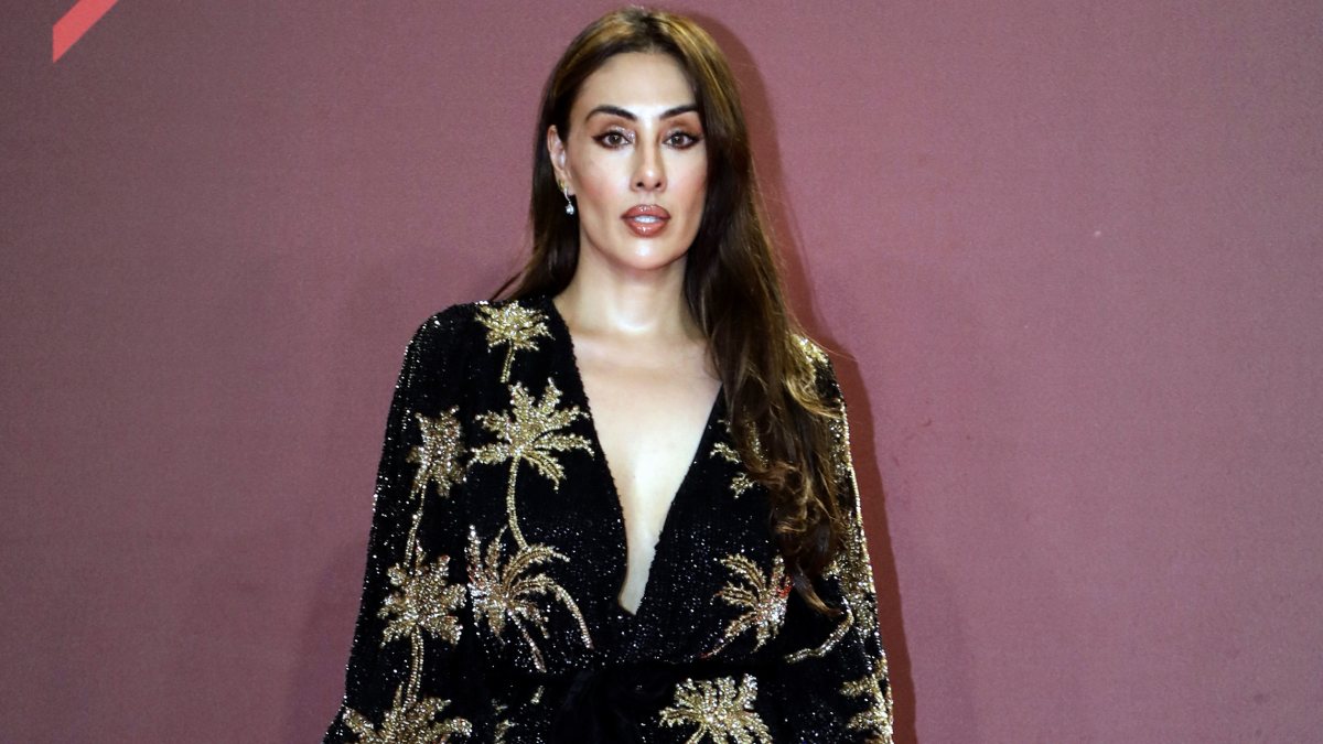 Bollywood actress Tina Thadani walks the red carpet at BT Headliners