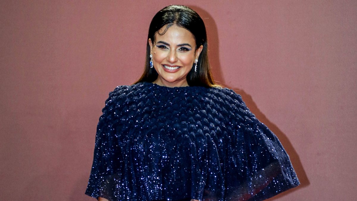 Sara Arfeen Khan poses at Bombay Times awards in Mumbai