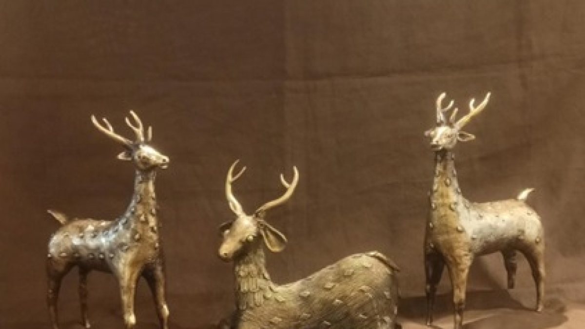 PM Modi gifts Brass Dokra Antelope Set to Slovakian President